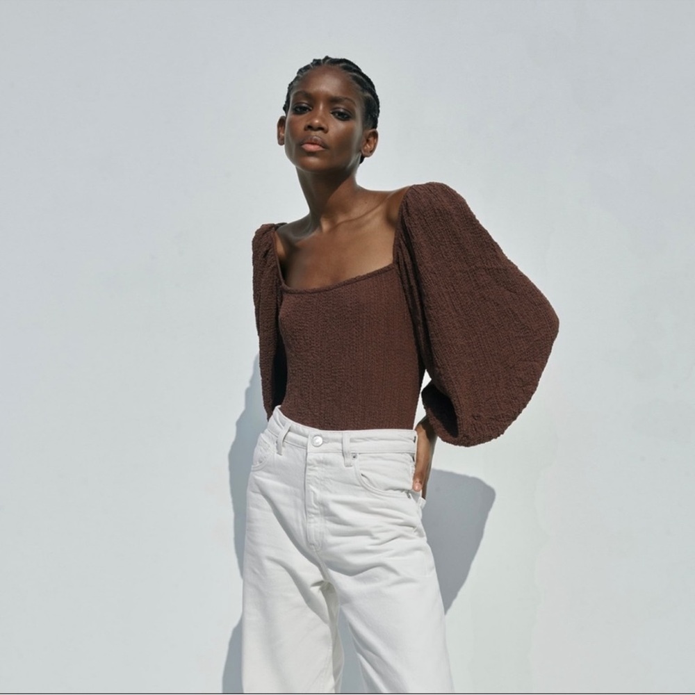 Zara textured bodysuit. Size medium.